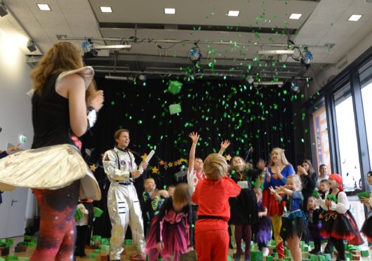 Spielspaß mit Lieblingscharakteren aus Kinderfilmen und Märchen zum Kindergeburtstag oder einem anderen Anlass - Lymus Kindergeburtstage