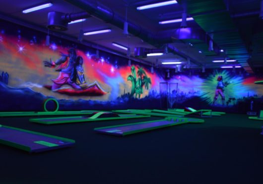 Indoor-Minigolf Geburtstagsparty in Europas größtem Bowlingcenter